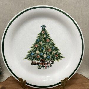 Pottery Christmas Tree dinner plate Unmarked Green Rim 10 Inch